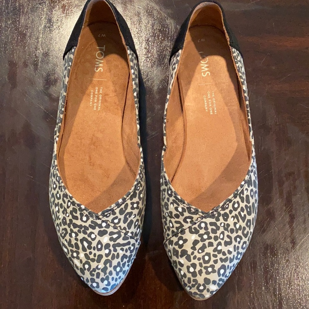 Toms animal print flats